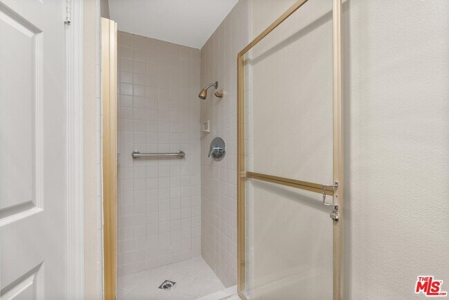 Building Photo - 1133 9th St