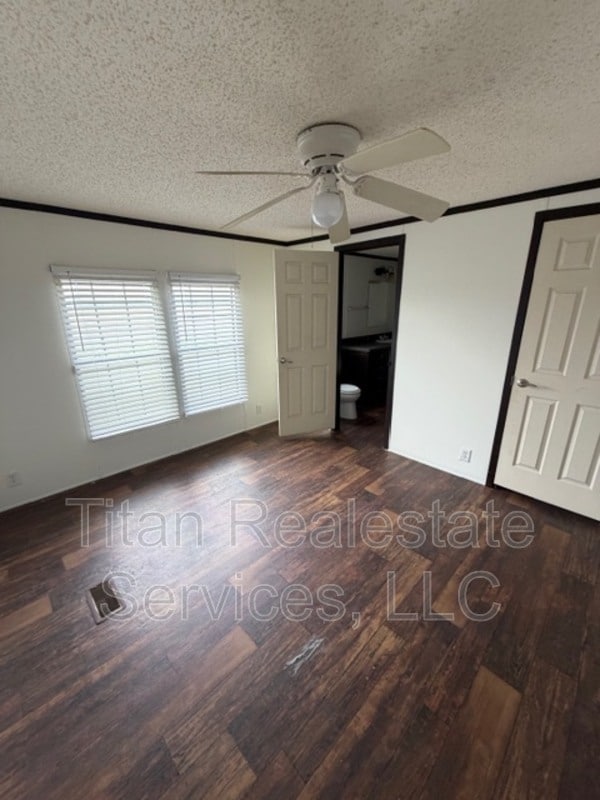 Building Photo - 1050 Osage Trail