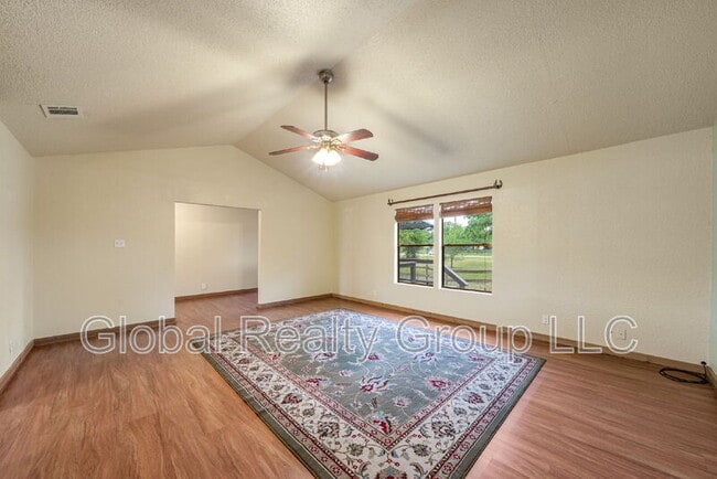 Building Photo - 153 Oak Valley Dr