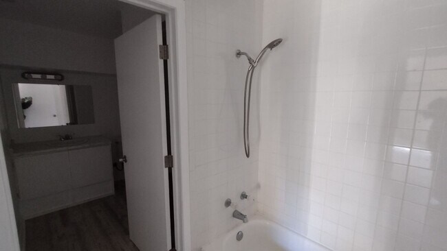 Building Photo - 4015 Apache Cir