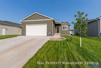 Building Photo - 5316 S Eastwind Ave