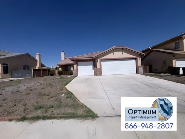 Building Photo - Spacious 4-Bedroom Home with Elegant Finishes & Convenient Location