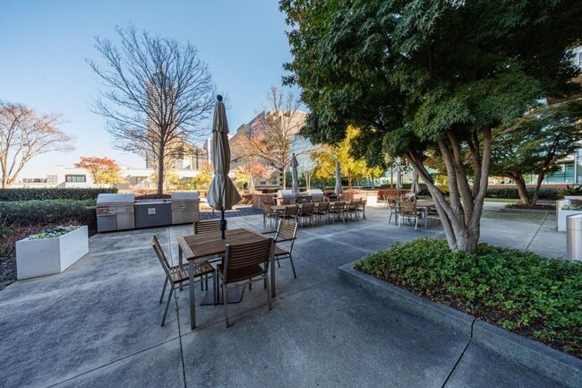 Building Photo - 285 Centennial Olympic Park Dr NW