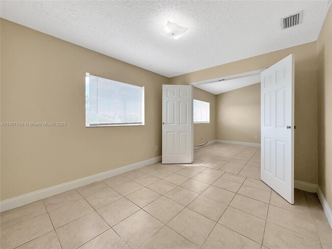 Building Photo - 3610 N 56th Ave