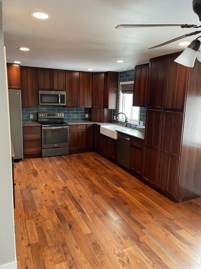 Building Photo - 4725 American Legion Rd SE