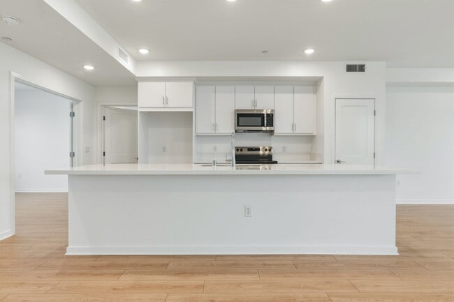 Building Photo - BRAND NEW 3 BEDROOM 2 BATH CONDO IN COVINA!