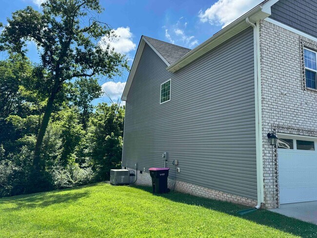 Building Photo - 1057 Brightwood Ct