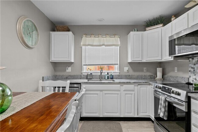 Primary Photo - 231 Maple Ave