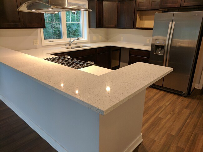 Building Photo - Tripoint Townhomes 220