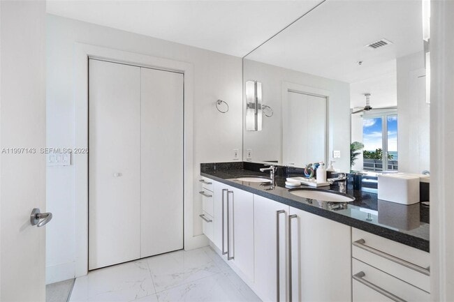 Building Photo - 226 Ocean Dr