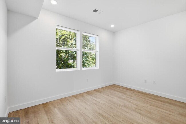 Building Photo - 2554 N 12th St
