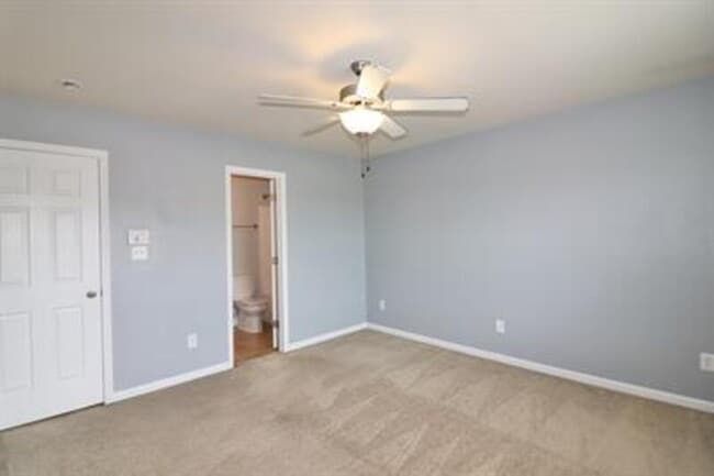 Building Photo - 198 Collinwood Dr