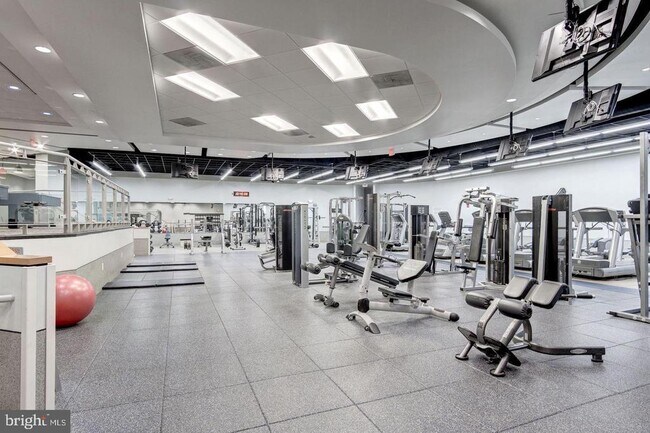 Building Photo - 1011 Arlington Blvd