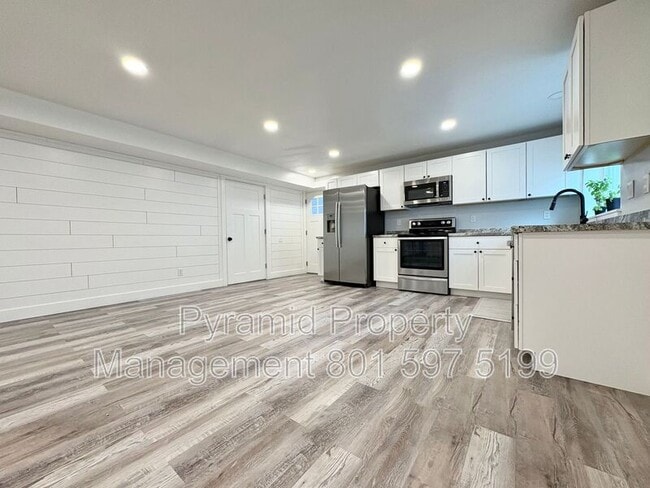 Building Photo - 3448 Wally Wy