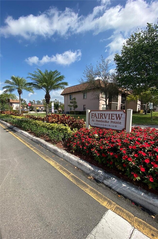 Building Photo - 10633 NW 10th St