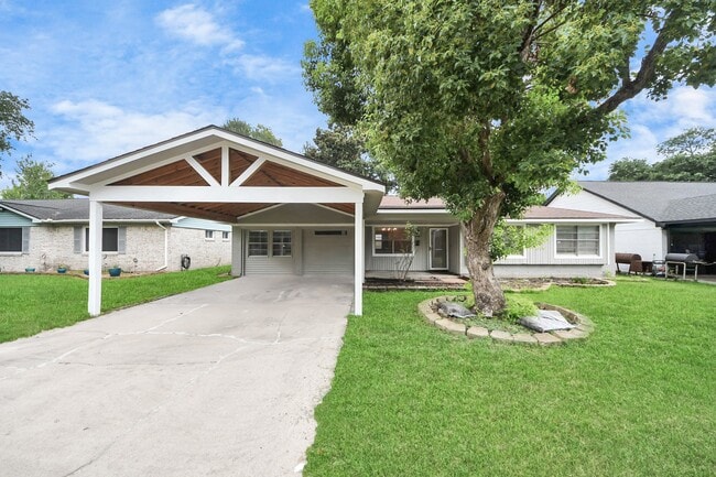 Building Photo - 2405 Pickerton Dr