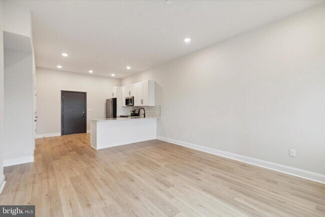 Building Photo - 2157 E Lehigh Ave