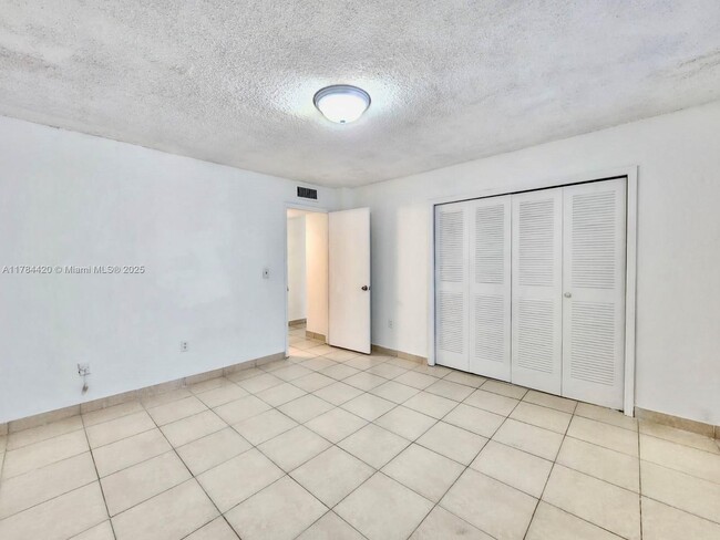 Building Photo - 424 SW 7th St