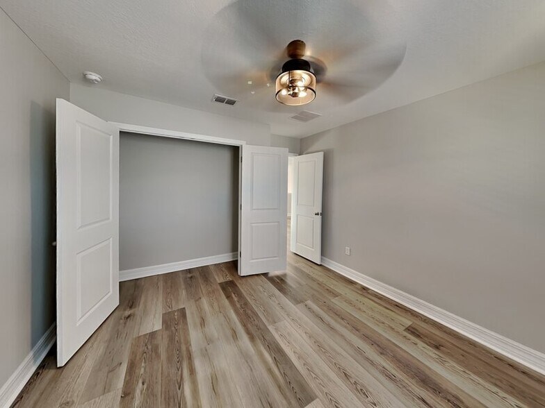 Building Photo - 1103 Silo Dr