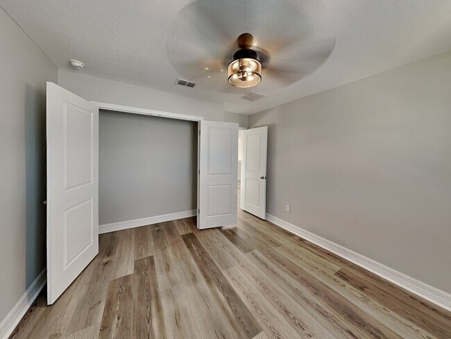 Building Photo - 1103 Silo Dr