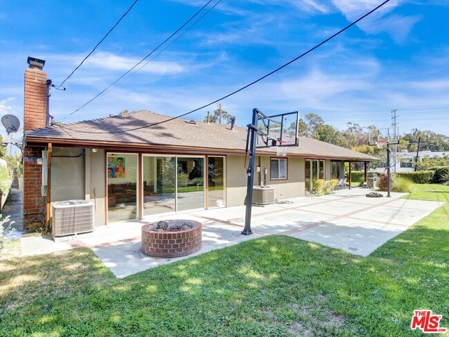 Building Photo - 6763 Radlock Ave