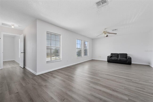 Building Photo - 746 Lockbreeze Dr