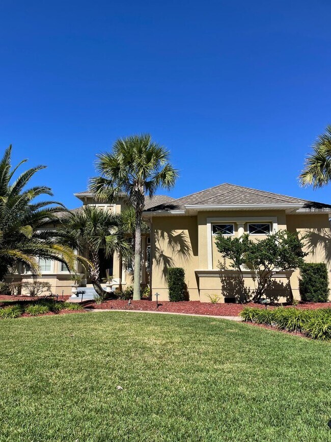 Building Photo - Luxury 3BR/3.5BA + Office in Winding River...