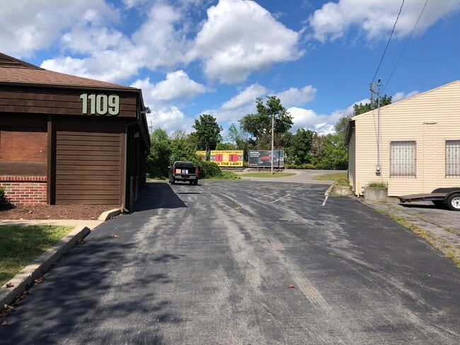 Building Photo - 1109 Milton Ave