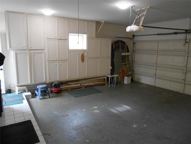 Building Photo - 9588 Doliver Dr