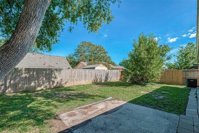 Building Photo - 416 Heatherwood Ct