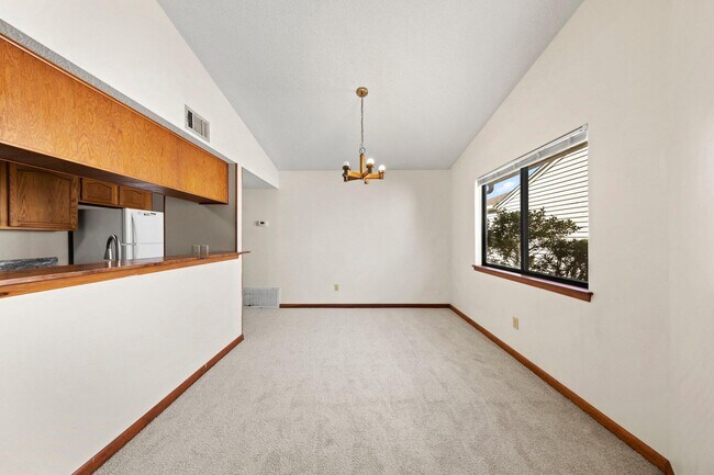 Building Photo - 1022 Alderwood Way