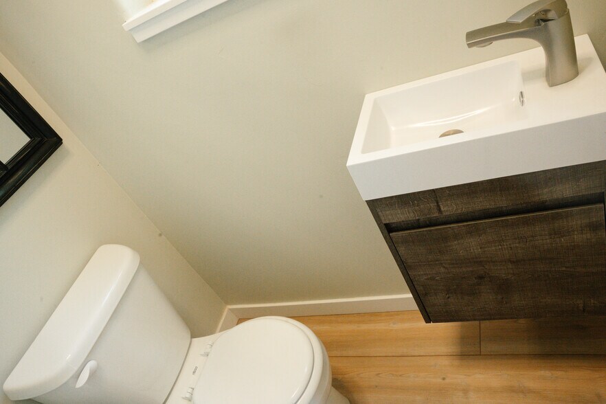Building Photo - 128 Saddle Loop