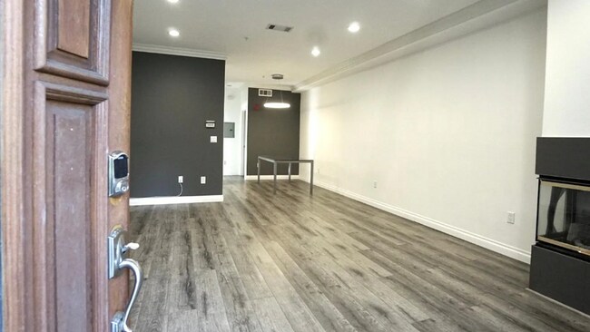 Building Photo - 268 Mar Vista Ave