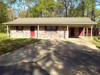 Building Photo - 3 Magnolia Dr