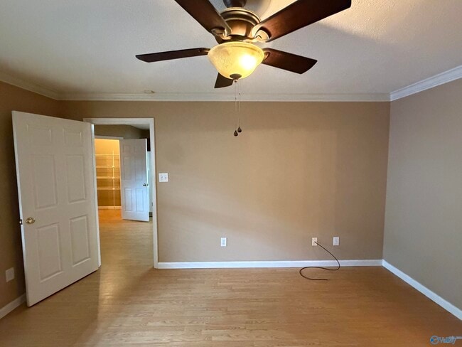 Building Photo - 1524 Forestview Dr SW
