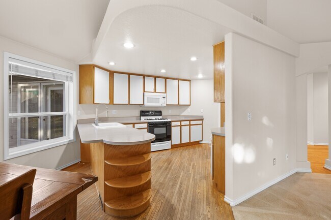 Building Photo - 1137 Riverrock Way