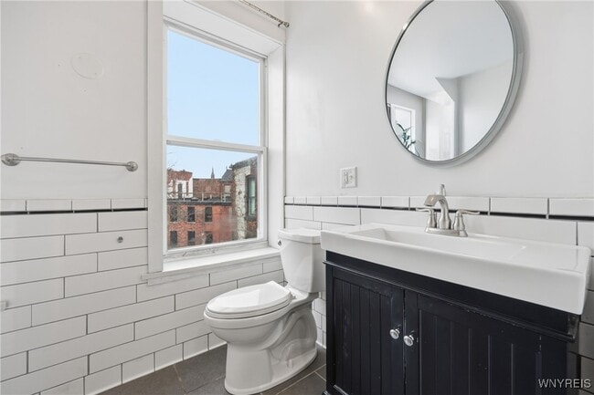 Building Photo - 110 Genesee St