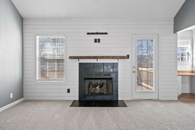 Building Photo - Pet Friendly Five Bedroom with Basement!