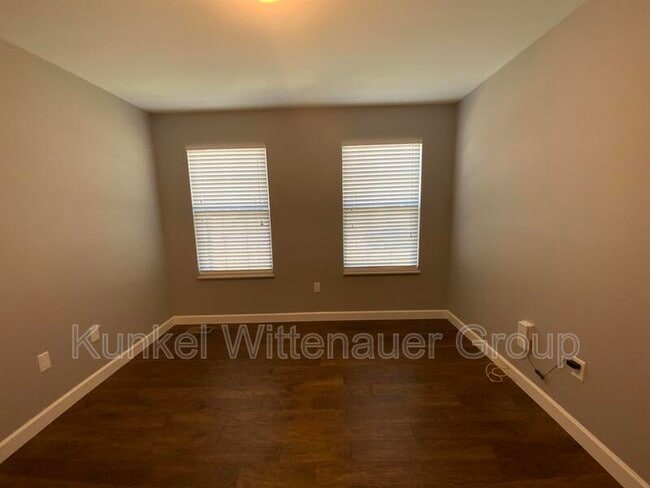 Building Photo - 7024 Milburn Estates Dr