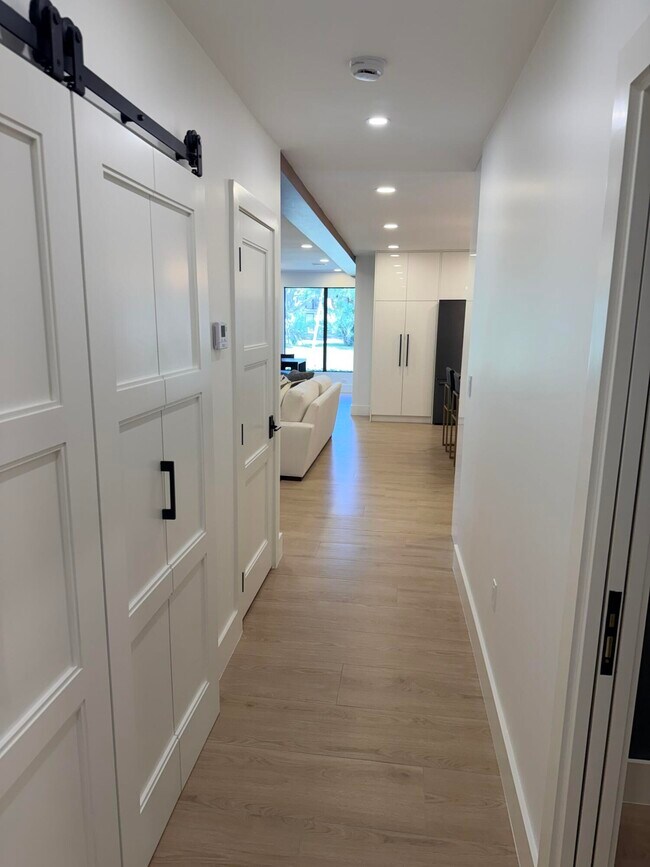 Building Photo - 2735 Polo Island Dr