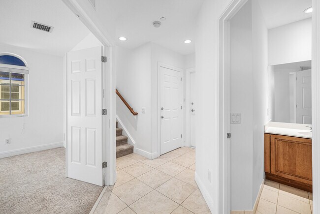 Building Photo - 824 Virginia Gardens Dr