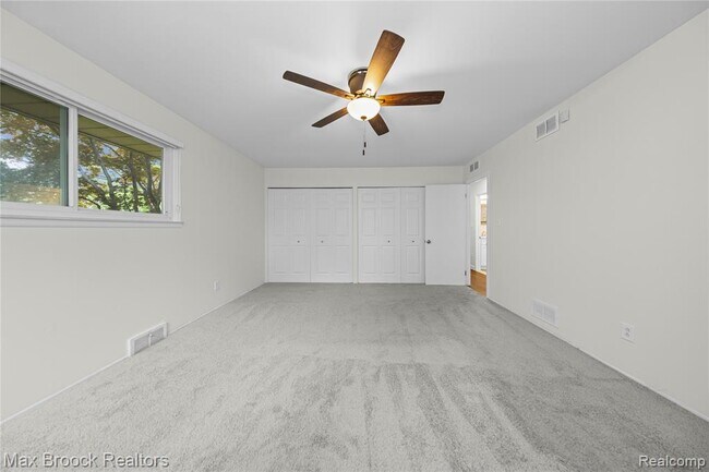 Building Photo - 6695 Lahser Rd