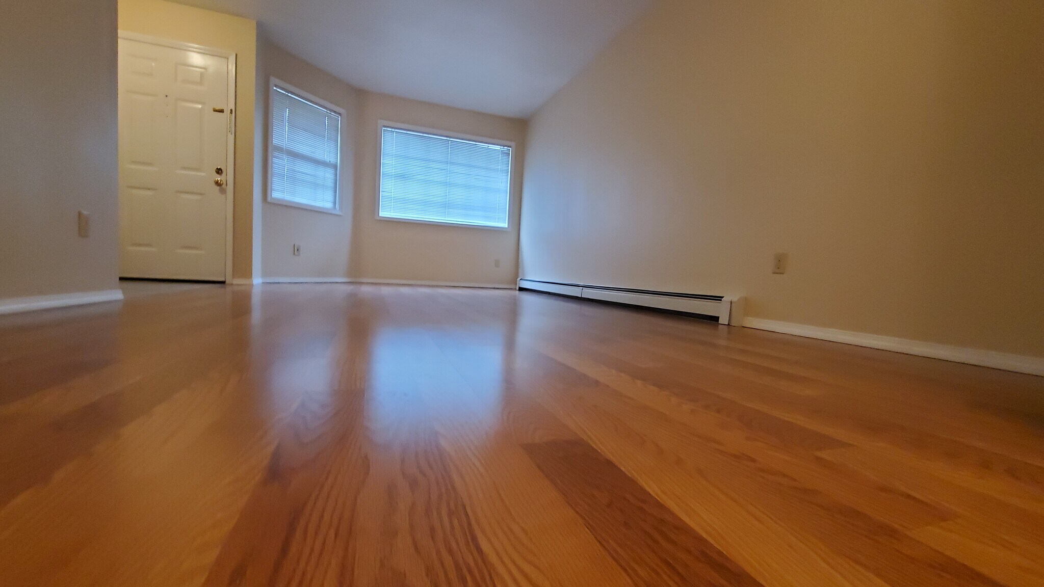 Building Photo - 209 E 18th Ave