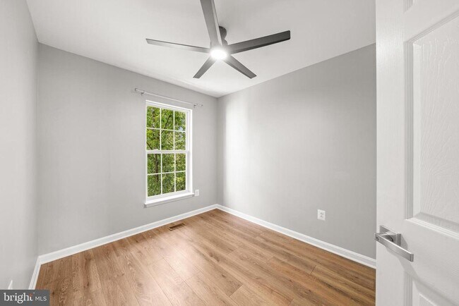 Building Photo - 154 Fieldstone Ct