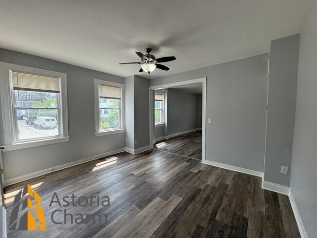 Building Photo - End Unit 3 Bedroom Home with Deck and Yard