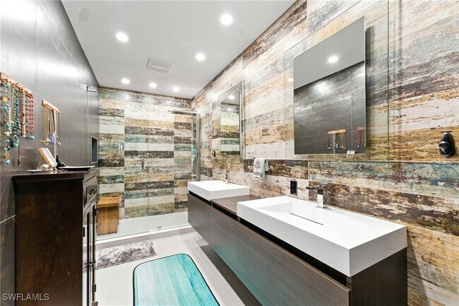 Building Photo - 2085 Painted Palm Dr
