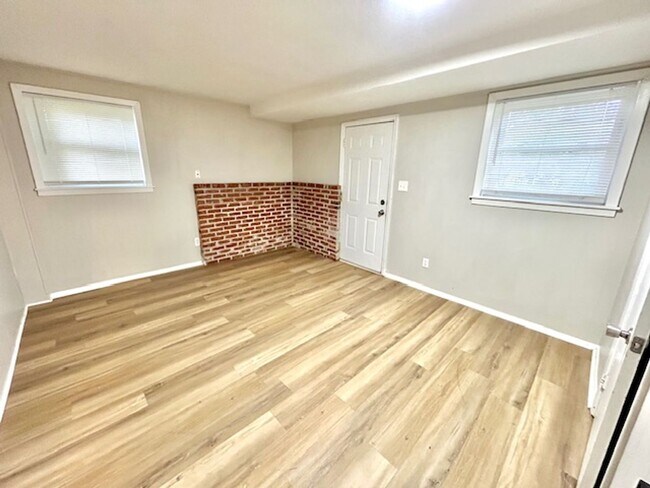 Building Photo - 2710 Scenic View Dr NW
