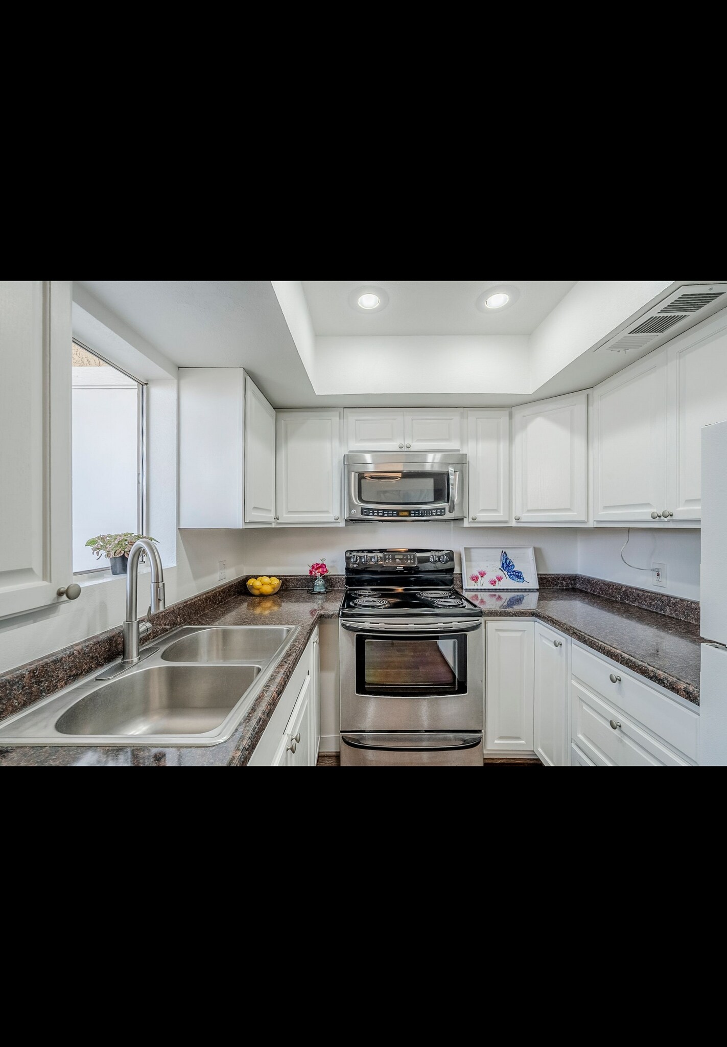 Building Photo - 17241 N 16th Dr