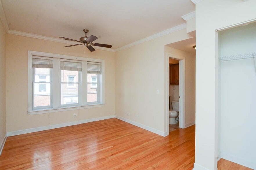 Building Photo - 3237 N Clifton Ave