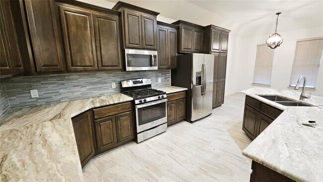 Building Photo - 1801 Savannah Ln